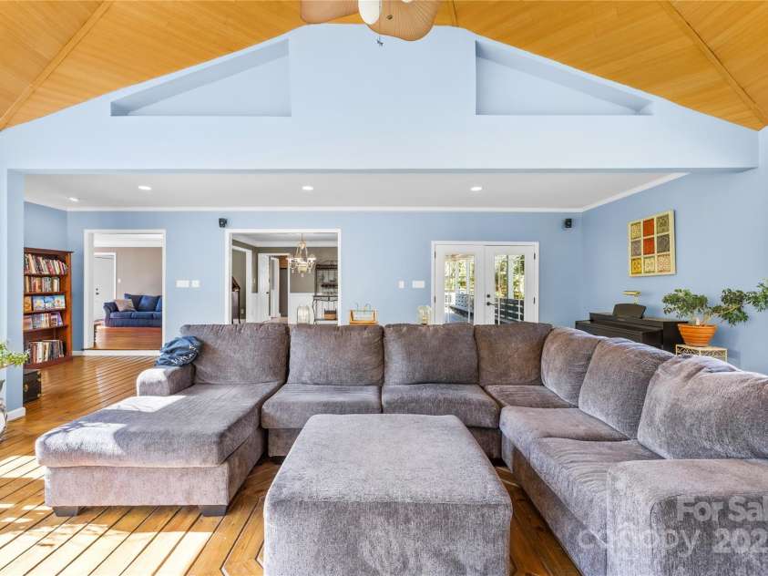 106 Chatworth Lane, Mooresville, NC 28117.  MLS# CAR4302174, YatesRealty ID 9821. 