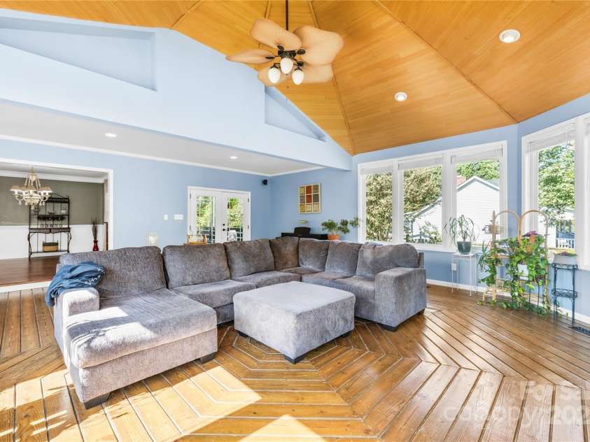 106 Chatworth Lane, Mooresville, NC 28117.  MLS# CAR4302174, YatesRealty ID 9821. 