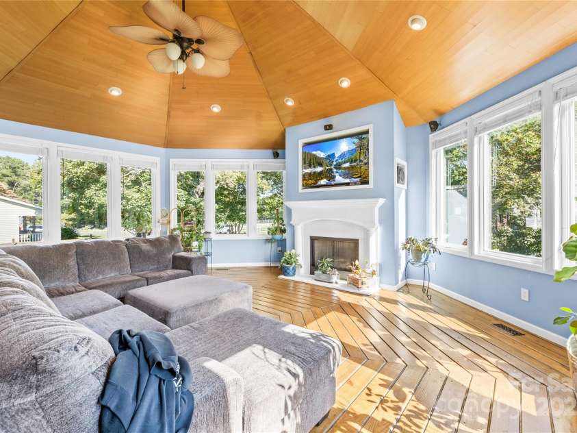 106 Chatworth Lane, Mooresville, NC 28117.  MLS# CAR4302174, YatesRealty ID 9821. 