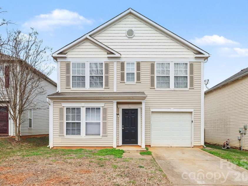 4226 Quinn Drive, Charlotte, NC 28269.  MLS# CAR4351167, YatesRealty ID 9821. 
