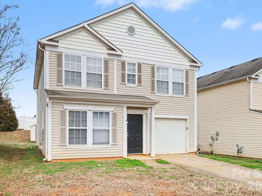 4226 Quinn Drive, Charlotte, NC 28269.  MLS# CAR4351167, YatesRealty ID 9821. 