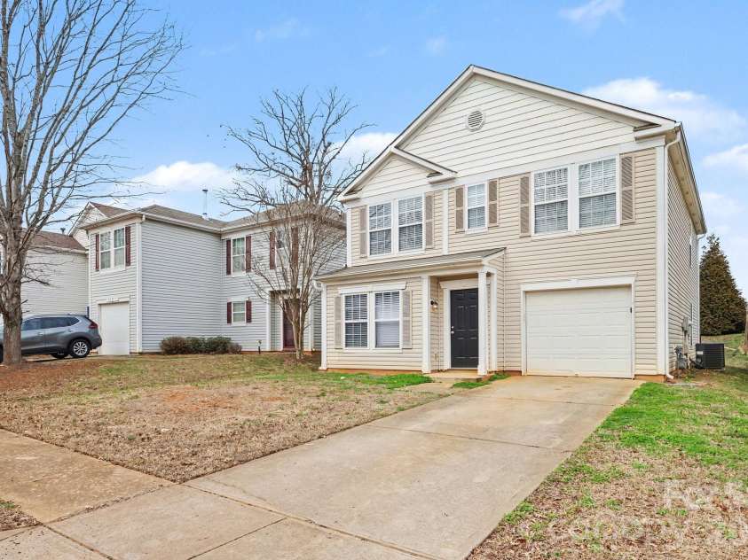 4226 Quinn Drive, Charlotte, NC 28269.  MLS# CAR4351167, YatesRealty ID 9821. 