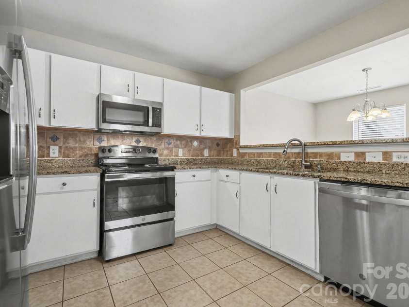 4226 Quinn Drive, Charlotte, NC 28269.  MLS# CAR4351167, YatesRealty ID 9821. 
