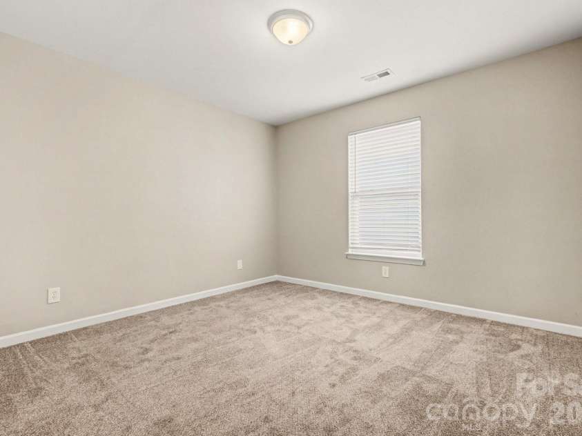 4226 Quinn Drive, Charlotte, NC 28269.  MLS# CAR4351167, YatesRealty ID 9821. 