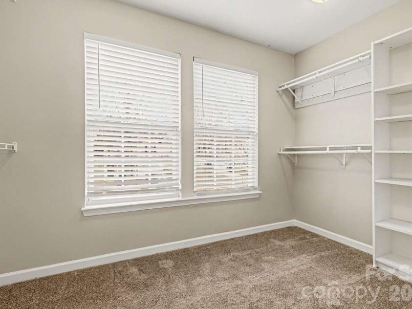 4226 Quinn Drive, Charlotte, NC 28269.  MLS# CAR4351167, YatesRealty ID 9821. 