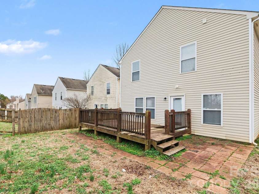 4226 Quinn Drive, Charlotte, NC 28269.  MLS# CAR4351167, YatesRealty ID 9821. 