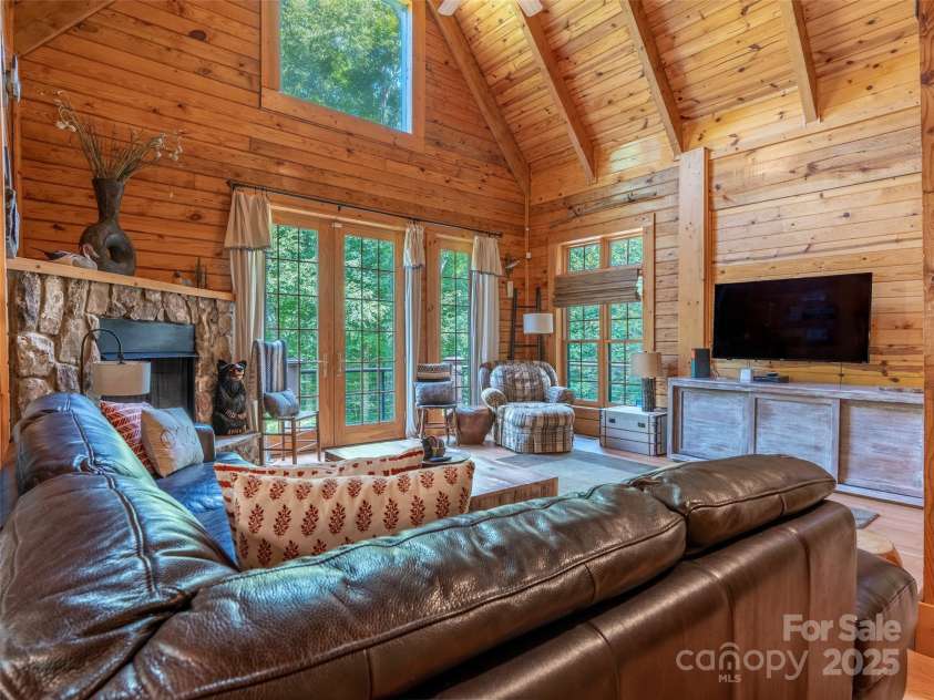 128 Hadleigh Way, Burnsville, NC 28714.  MLS# CAR4178760, YatesRealty ID 9822. 