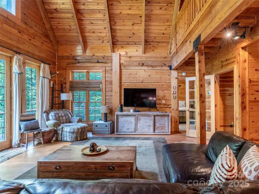 128 Hadleigh Way, Burnsville, NC 28714.  MLS# CAR4178760, YatesRealty ID 9822. 