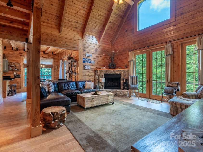 128 Hadleigh Way, Burnsville, NC 28714.  MLS# CAR4178760, YatesRealty ID 9822. 