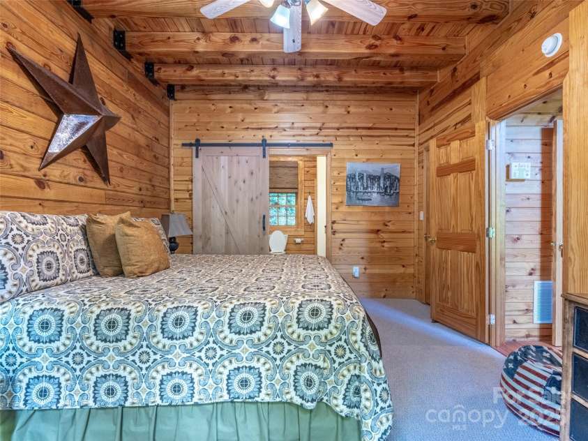 128 Hadleigh Way, Burnsville, NC 28714.  MLS# CAR4178760, YatesRealty ID 9822. 