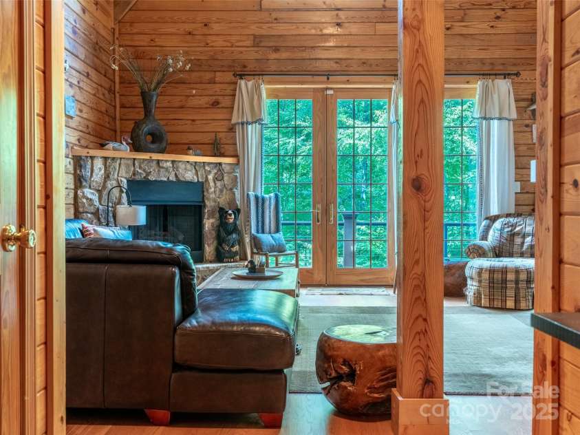 128 Hadleigh Way, Burnsville, NC 28714.  MLS# CAR4178760, YatesRealty ID 9822. 