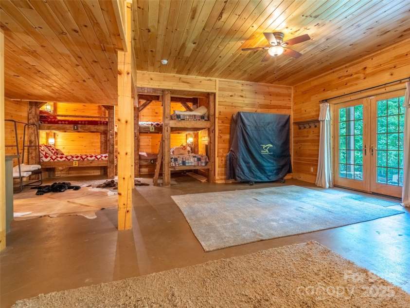 128 Hadleigh Way, Burnsville, NC 28714.  MLS# CAR4178760, YatesRealty ID 9822. 