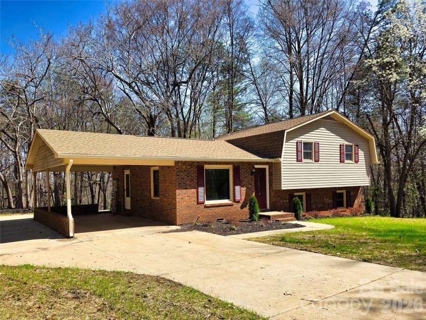323 Mount Bethel Road, Harmony, NC 28634.  MLS# CAR4357269, YatesRealty ID 9824. 