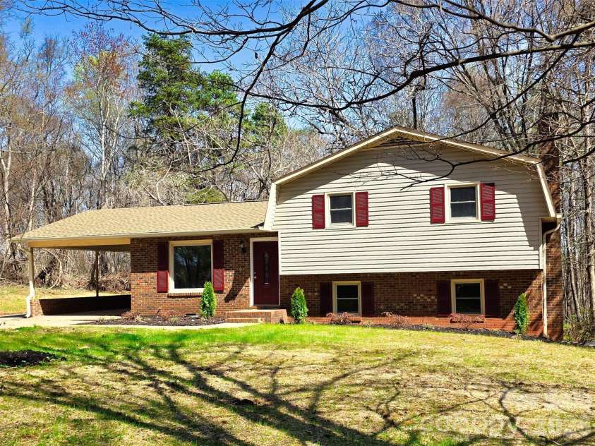 323 Mount Bethel Road, Harmony, NC 28634.  MLS# CAR4357269, YatesRealty ID 9824. 