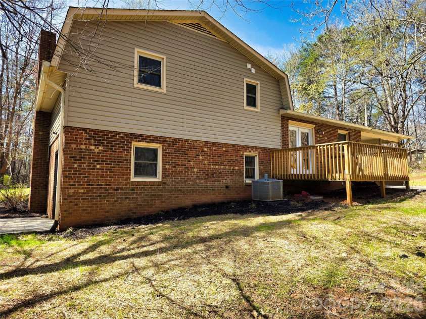 323 Mount Bethel Road, Harmony, NC 28634.  MLS# CAR4357269, YatesRealty ID 9824. 