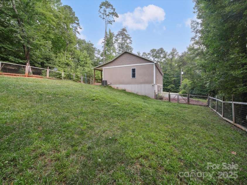 158 Pioneer Drive, Mount Gilead, NC 27306.  MLS# CAR4282197, YatesRealty ID 9825. 