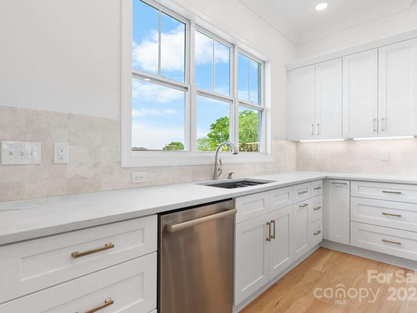 4227 Holly Circle, Conover, NC 28613.  MLS# CAR4233197, YatesRealty ID 9825. 