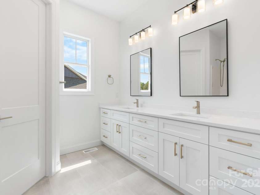 4227 Holly Circle, Conover, NC 28613.  MLS# CAR4233197, YatesRealty ID 9825. 