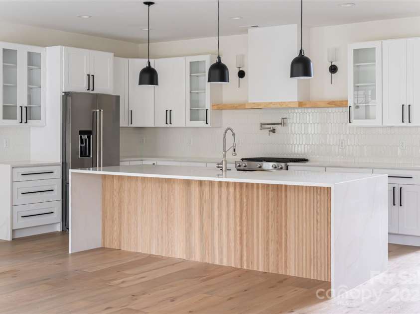 251 Bee Tree Road, Swannanoa, NC 28778.  MLS# CAR4238018, YatesRealty ID 9826. Kitchen