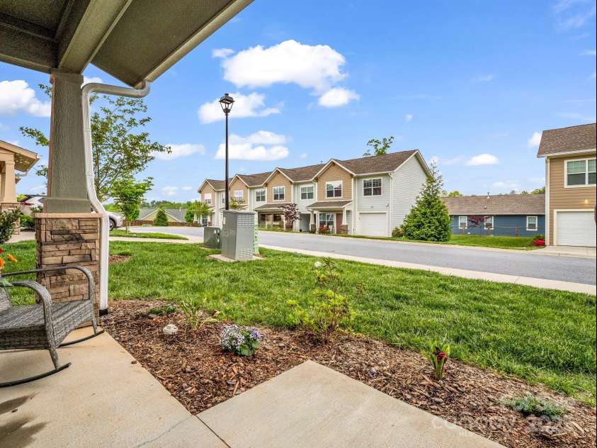 1215 Pauline Trail Drive, Arden, NC 28704.  MLS# CAR4253882, YatesRealty ID 9827. 