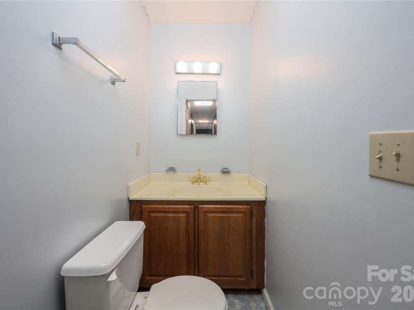 682 Cecil Street, Thomasville, NC 27360.  MLS# CAR4411361, YatesRealty ID 9827. 1/2 bath in basement