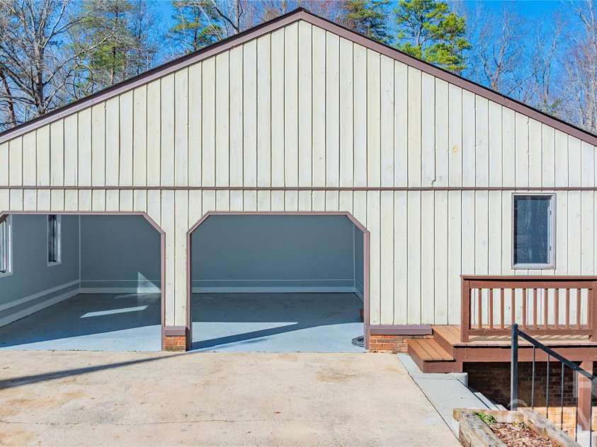 682 Cecil Street, Thomasville, NC 27360.  MLS# CAR4411361, YatesRealty ID 9827. 2 car carport