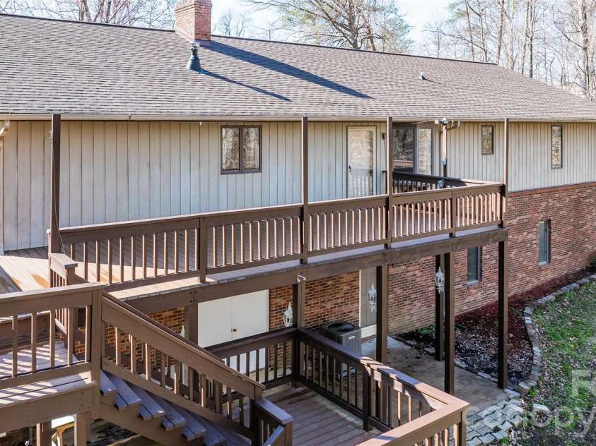 682 Cecil Street, Thomasville, NC 27360.  MLS# CAR4411361, YatesRealty ID 9827. Back deck