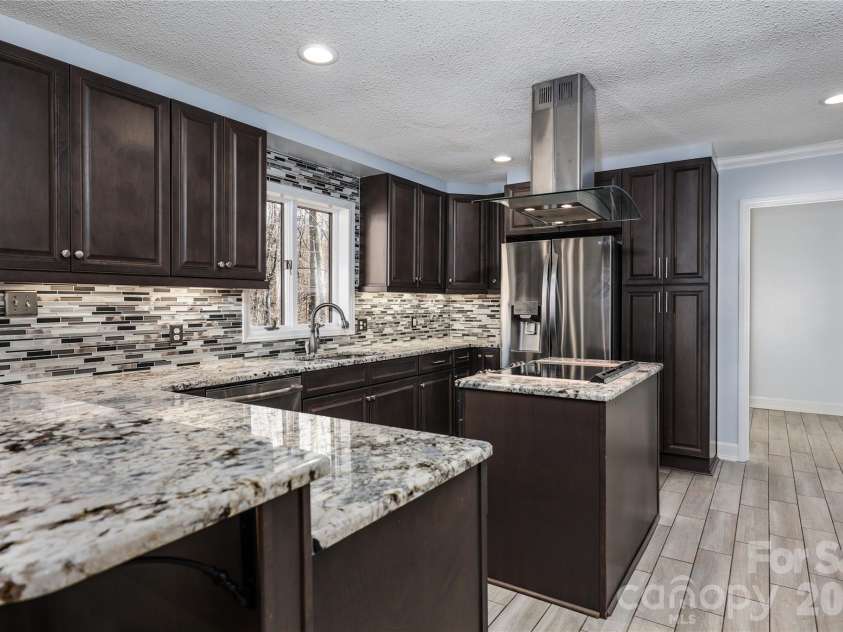682 Cecil Street, Thomasville, NC 27360.  MLS# CAR4411361, YatesRealty ID 9827. Updated kitchen with appliances