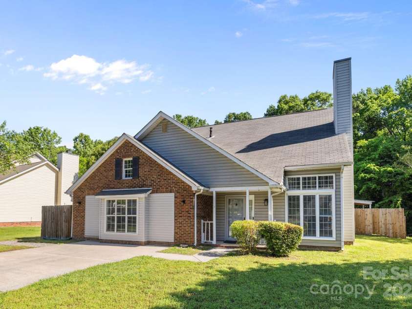 13914 Loch Loyal Drive, Charlotte, NC 28273.  MLS# CAR4251863, YatesRealty ID 9828. 