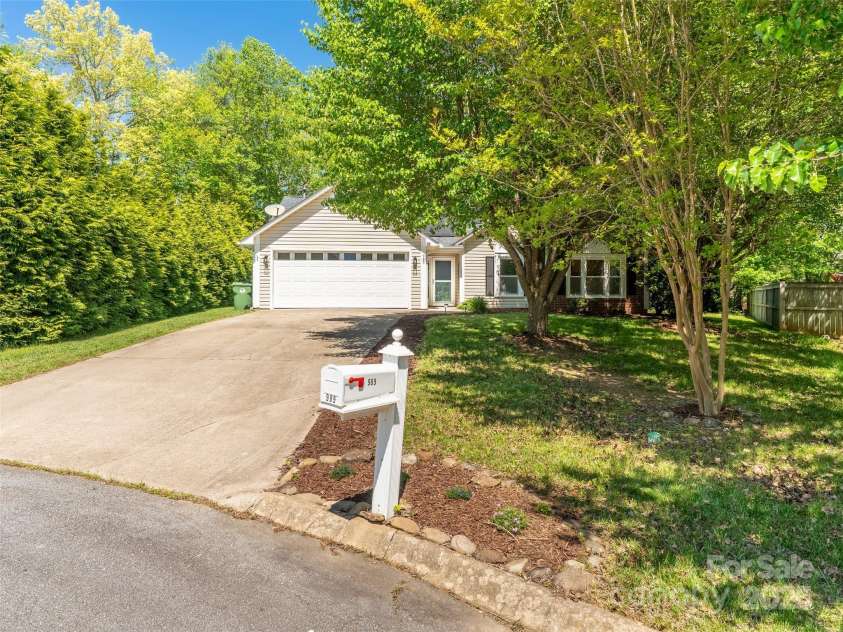 989 Thorncrest Court, Fletcher, NC 28732.  MLS# CAR4253204, YatesRealty ID 9829. 