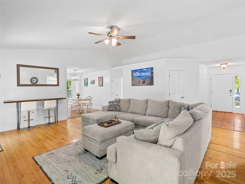 989 Thorncrest Court, Fletcher, NC 28732.  MLS# CAR4253204, YatesRealty ID 9829. 