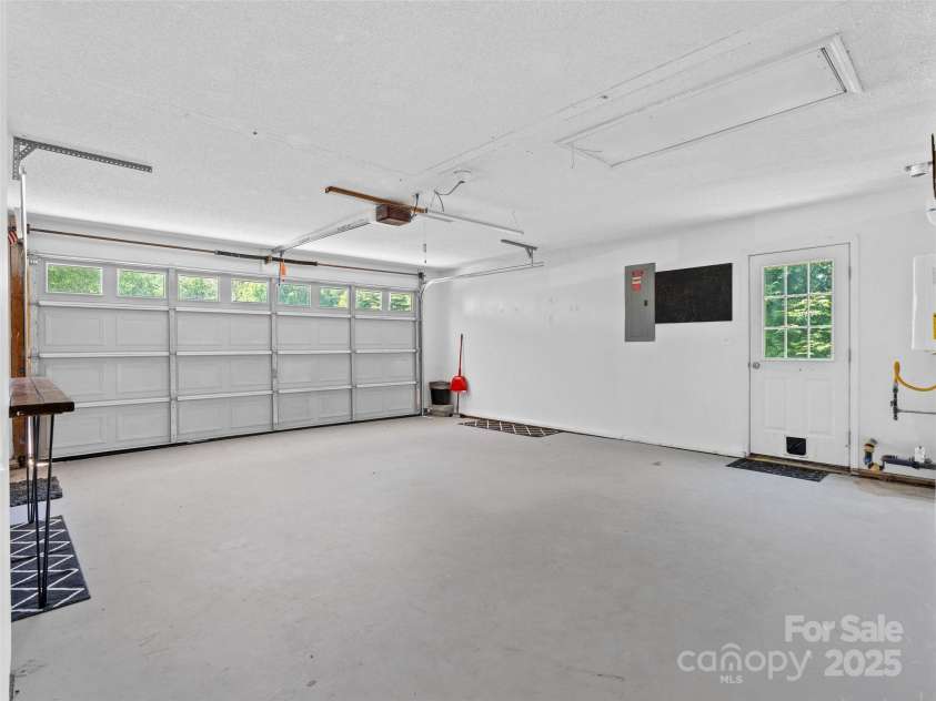 989 Thorncrest Court, Fletcher, NC 28732.  MLS# CAR4253204, YatesRealty ID 9829. 