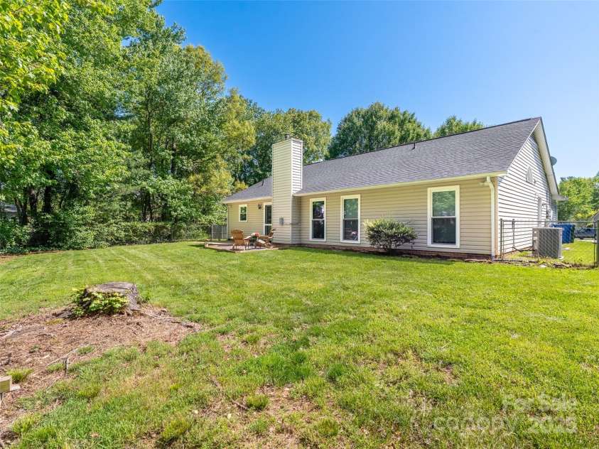 989 Thorncrest Court, Fletcher, NC 28732.  MLS# CAR4253204, YatesRealty ID 9829. 