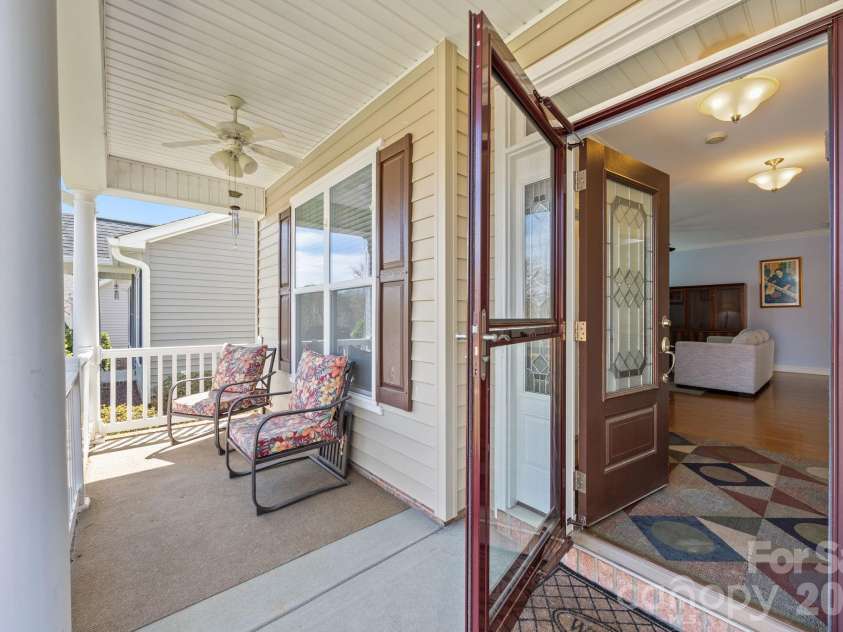 12811 Hazelbrook Lane, Cornelius, NC 28031.  MLS# CAR4360741, YatesRealty ID 9830. 
