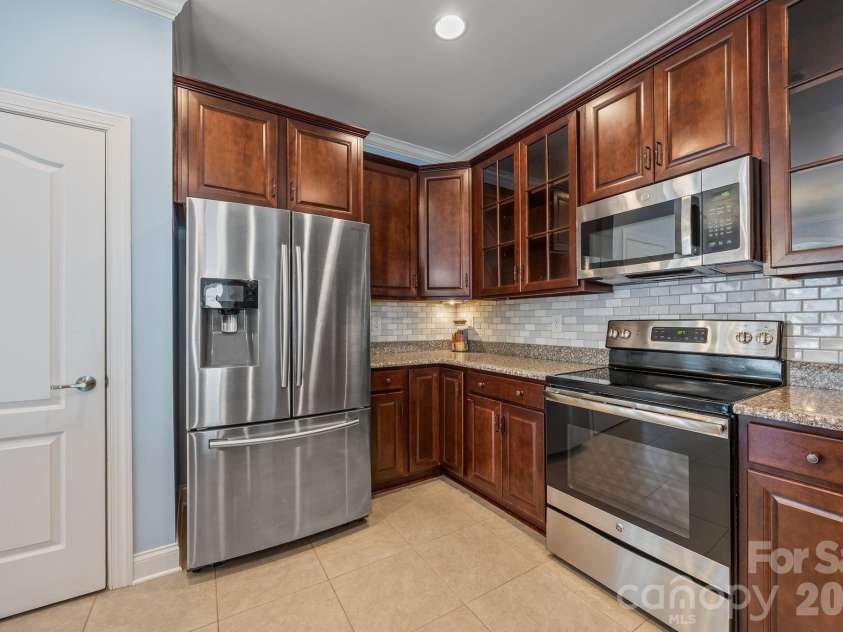 12811 Hazelbrook Lane, Cornelius, NC 28031.  MLS# CAR4360741, YatesRealty ID 9830. 