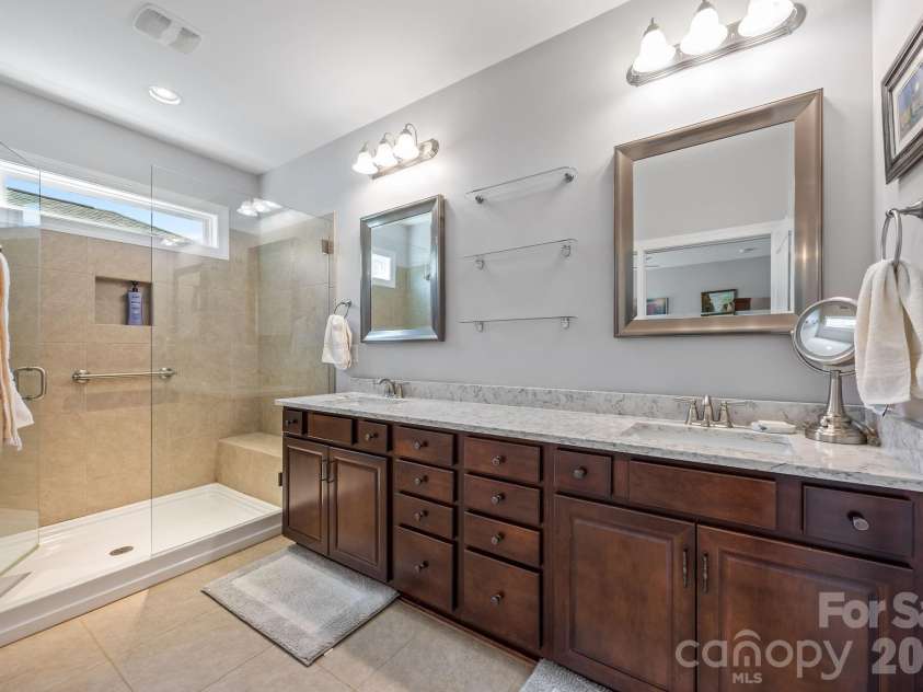 12811 Hazelbrook Lane, Cornelius, NC 28031.  MLS# CAR4360741, YatesRealty ID 9830. 