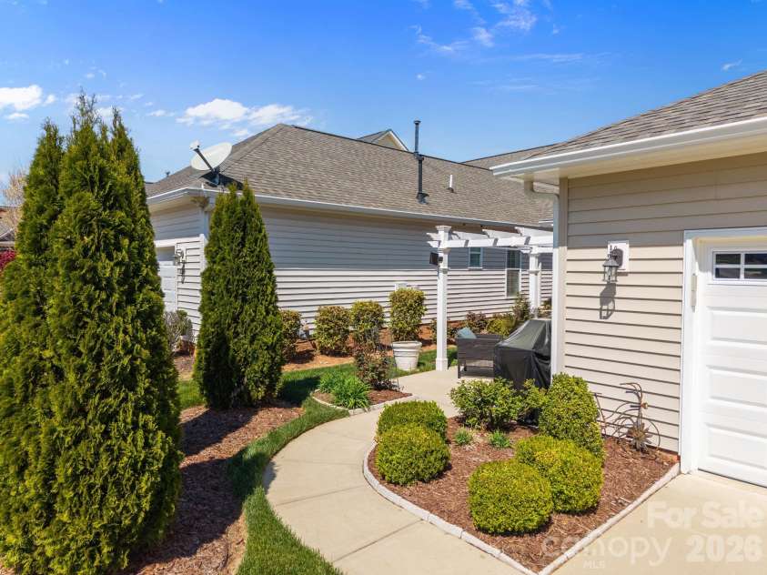 12811 Hazelbrook Lane, Cornelius, NC 28031.  MLS# CAR4360741, YatesRealty ID 9830. 