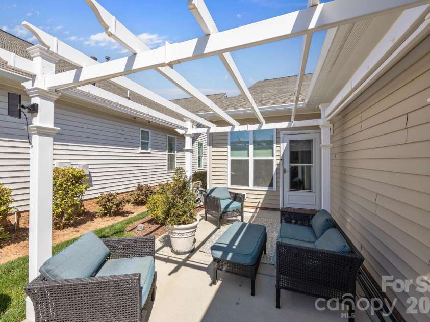 12811 Hazelbrook Lane, Cornelius, NC 28031.  MLS# CAR4360741, YatesRealty ID 9830. 