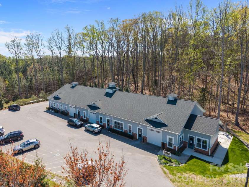 12811 Hazelbrook Lane, Cornelius, NC 28031.  MLS# CAR4360741, YatesRealty ID 9830. 