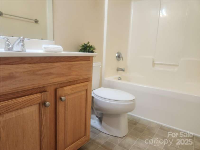 121 Marcella Drive, Kings Mountain, NC 28086.  MLS# CAR4251918, YatesRealty ID 9831. 