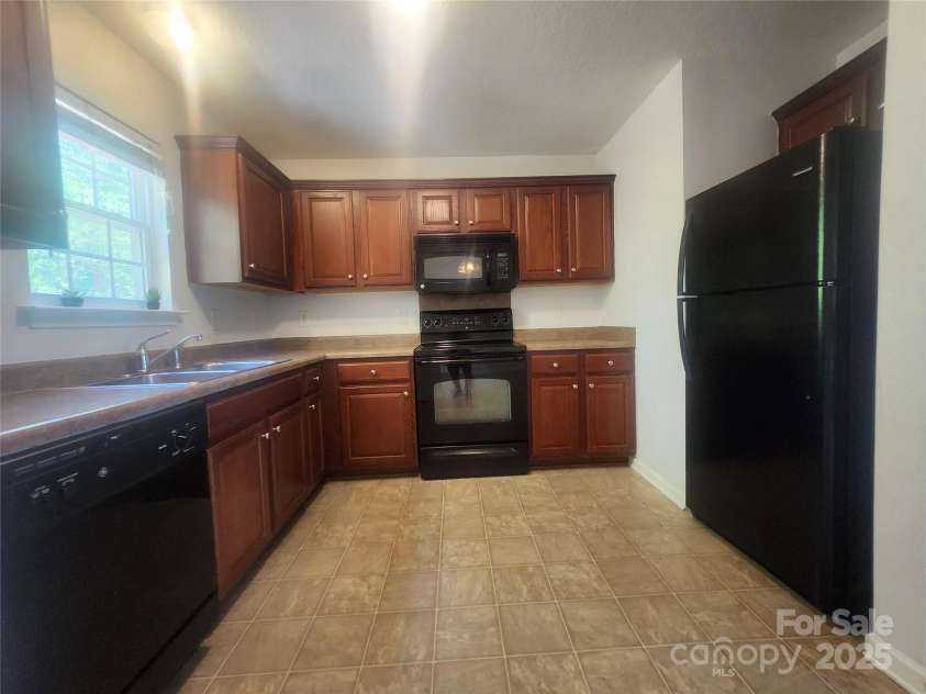 121 Marcella Drive, Kings Mountain, NC 28086.  MLS# CAR4251918, YatesRealty ID 9831. 