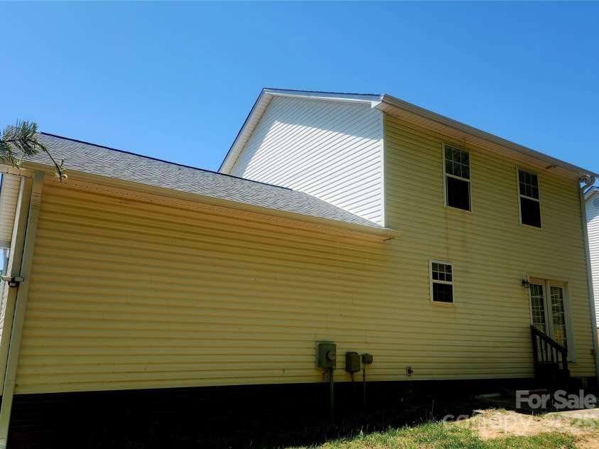 121 Marcella Drive, Kings Mountain, NC 28086.  MLS# CAR4251918, YatesRealty ID 9831. 