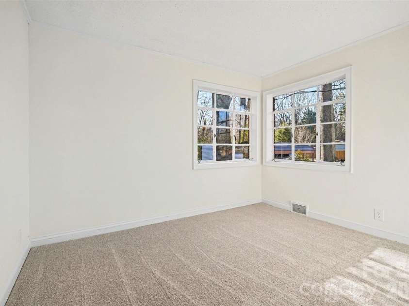 1407 Sherwood Drive, Kannapolis, NC 28081.  MLS# CAR4345181, YatesRealty ID 9832. Room