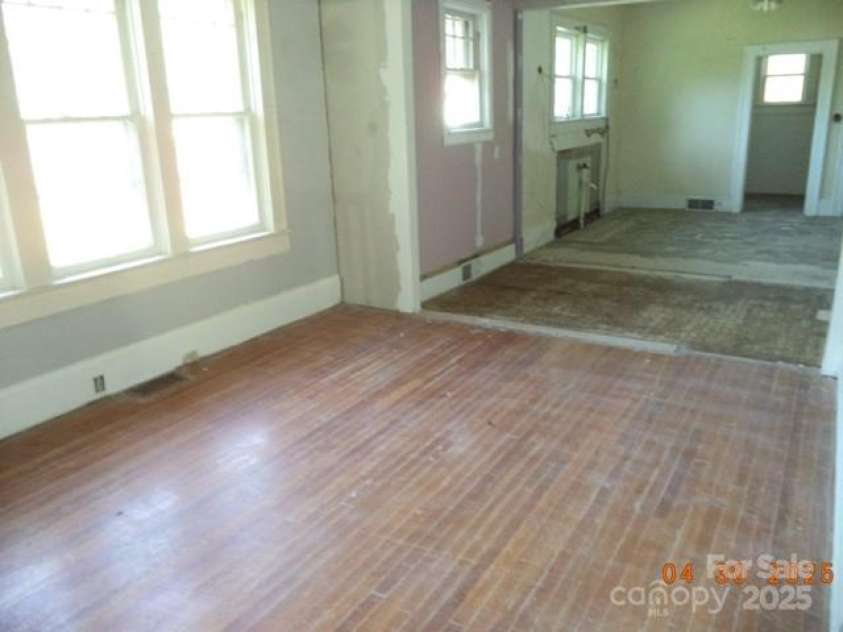 216 Rowan Avenue, Spencer, NC 28159.  MLS# CAR4253934, YatesRealty ID 9833. Breakfast room