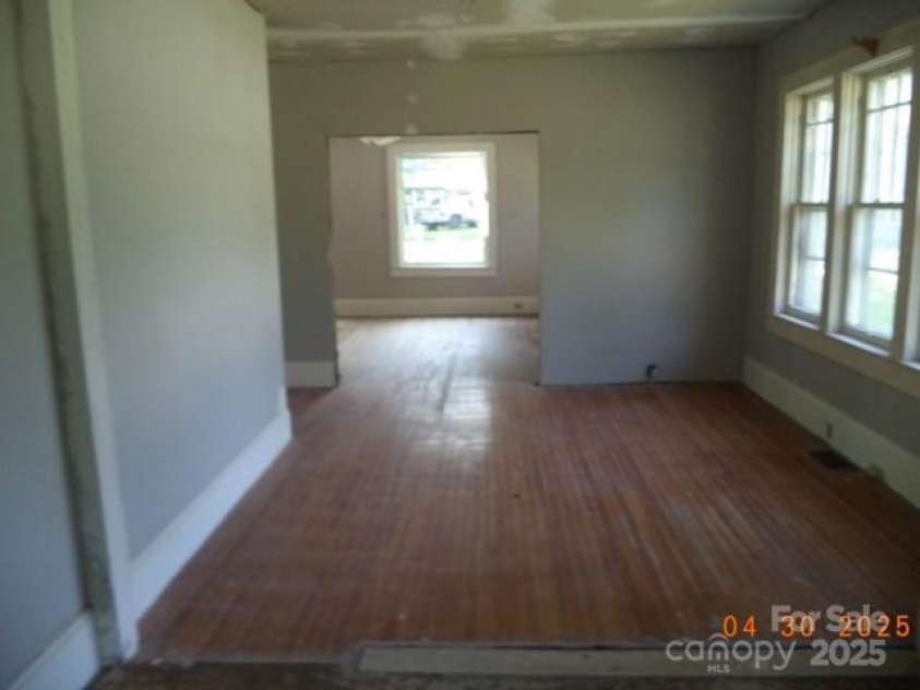 216 Rowan Avenue, Spencer, NC 28159.  MLS# CAR4253934, YatesRealty ID 9833. Breakfast room