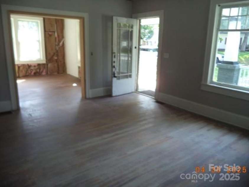 216 Rowan Avenue, Spencer, NC 28159.  MLS# CAR4253934, YatesRealty ID 9833. Living room