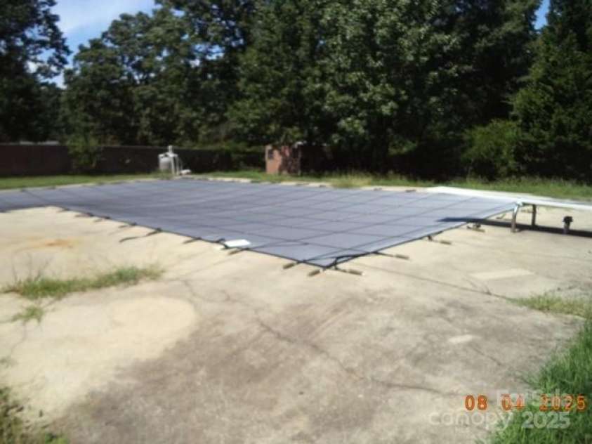 216 Rowan Avenue, Spencer, NC 28159.  MLS# CAR4253934, YatesRealty ID 9833. Pool