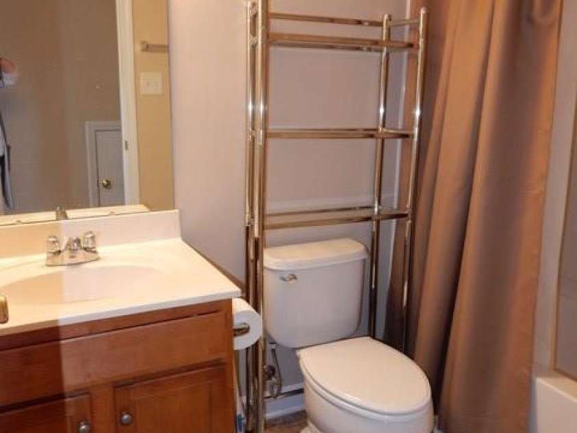 1156 Fowler Brook Court, Indian Land, SC 29707.  MLS# CAR4249120, YatesRealty ID 9834. Upper Full Bath