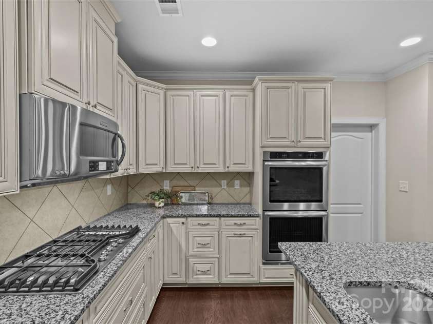 907 Lingfield Lane, Waxhaw, NC 28173.  MLS# CAR4253267, YatesRealty ID 9837. 