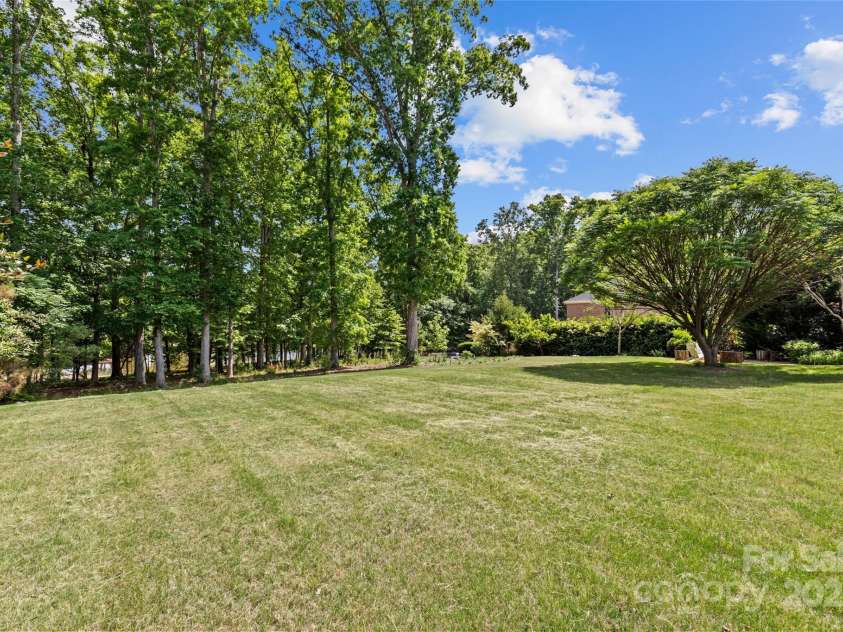 907 Lingfield Lane, Waxhaw, NC 28173.  MLS# CAR4253267, YatesRealty ID 9837. 